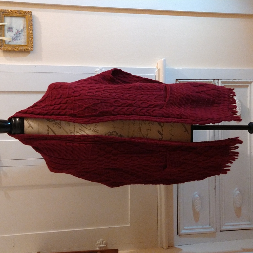 Connemara Knitwear maroon cape OS☘️